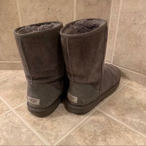 UGG Classic Short II